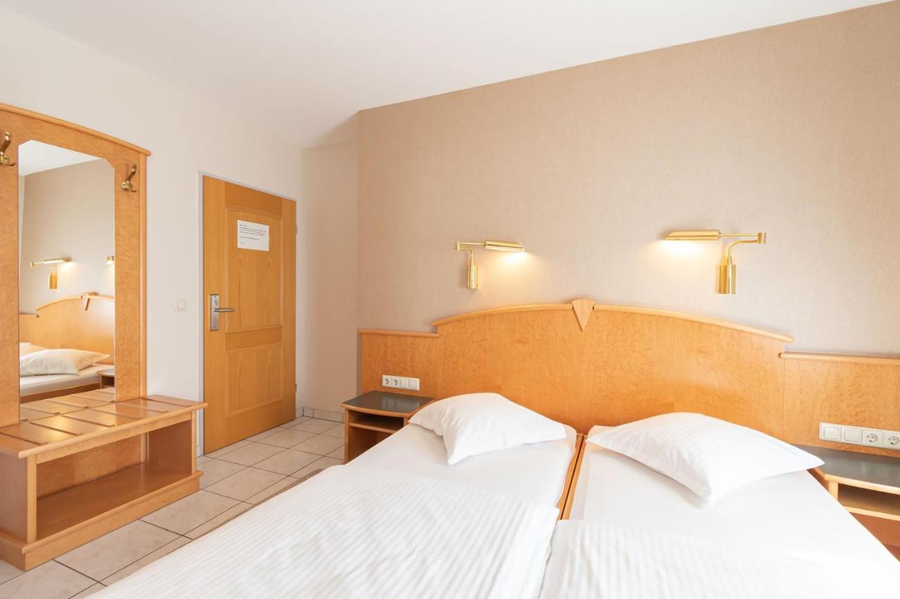 Hotel Re'Ser Stuff Roeser Esterno foto