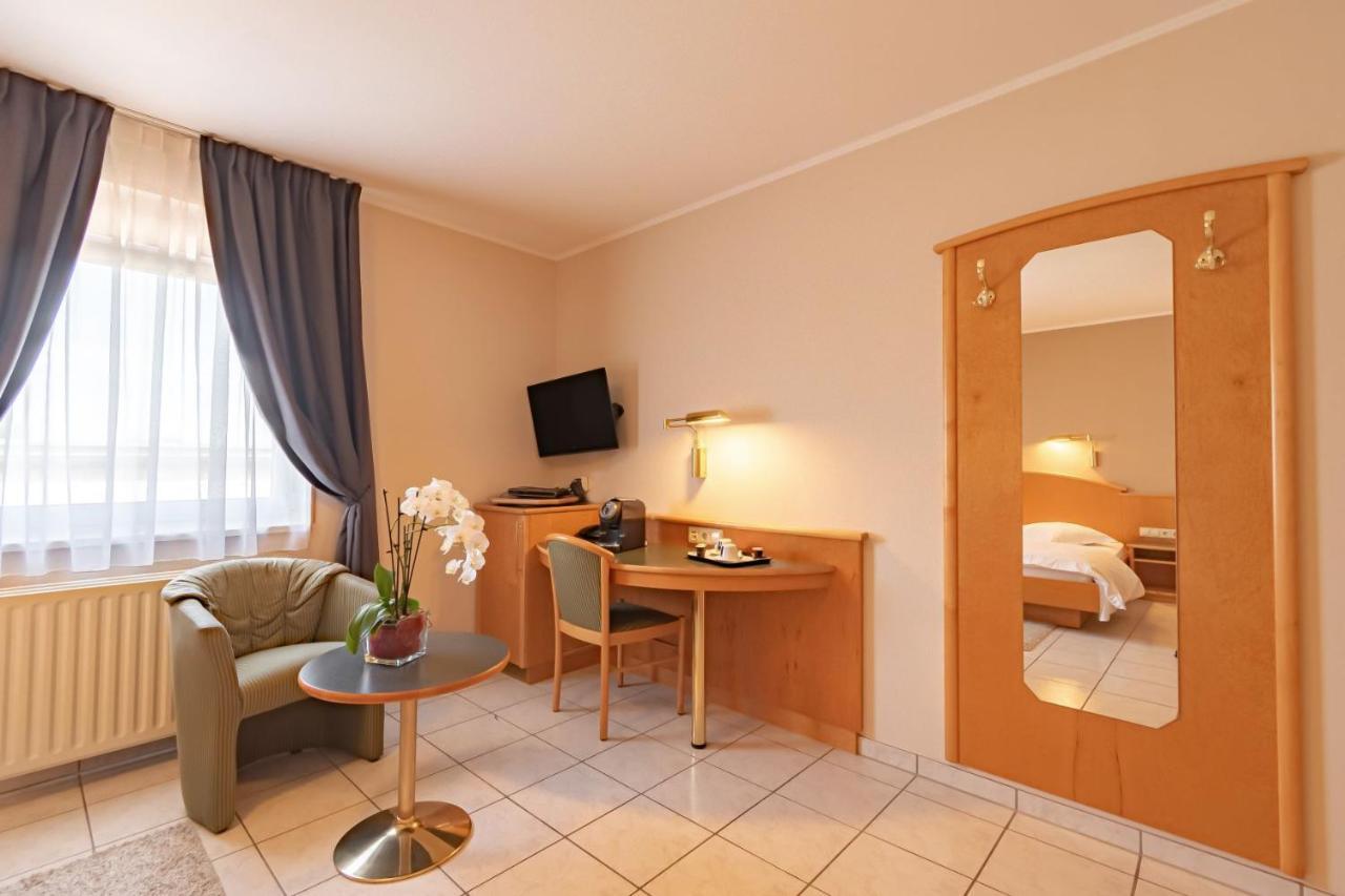 Hotel Re'Ser Stuff Roeser Esterno foto
