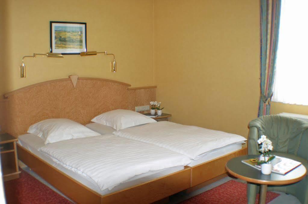 Hotel Re'Ser Stuff Roeser Esterno foto