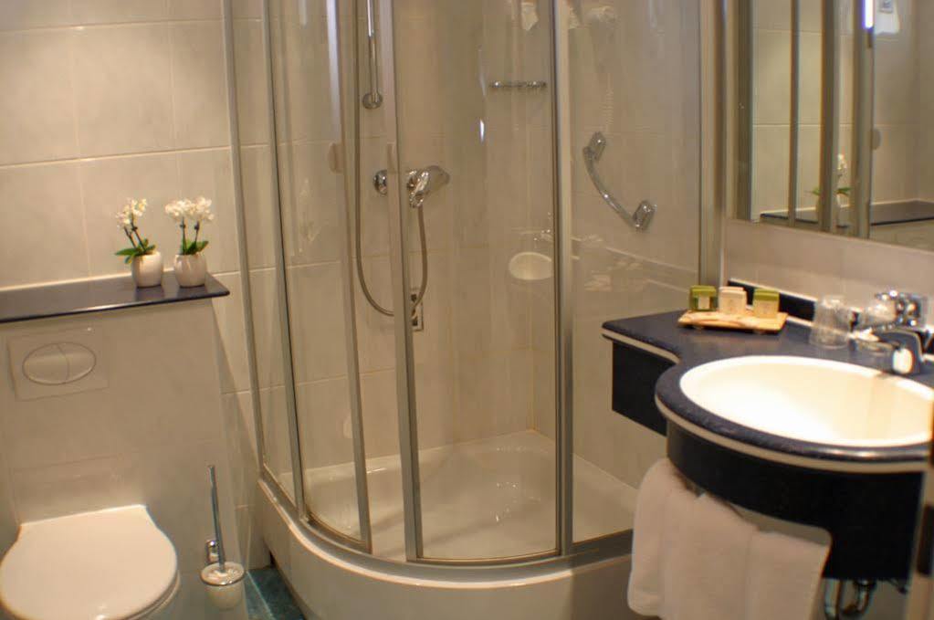 Hotel Re'Ser Stuff Roeser Esterno foto
