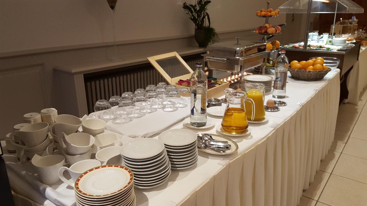 Hotel Re'Ser Stuff Roeser Esterno foto